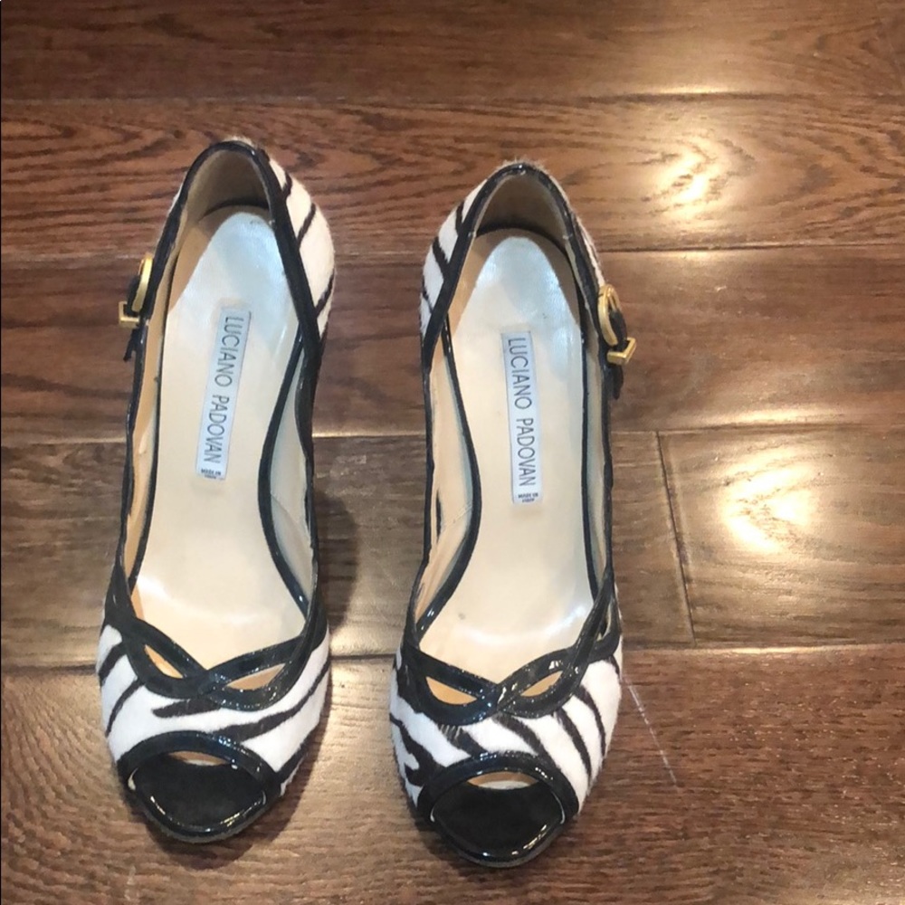 Luciano padovani open toe zebra print heels-6
